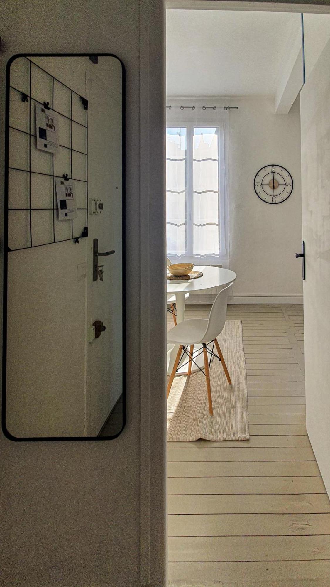 Charming Studio With View Of The Abbaye-Aux-Hommes ก็อง ห้อง รูปภาพ
